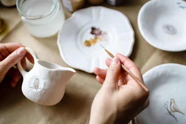 Process Hand Painting Ceramic Hand Made Dishes Selective Focus — Stock Photo, Image