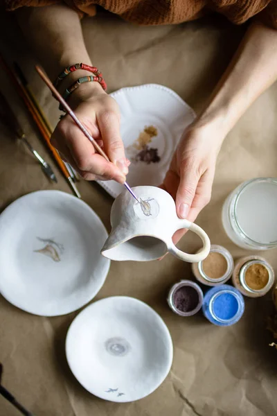 Process Hand Painting Ceramic Hand Made Dishes Selective Focus — Stock Photo, Image