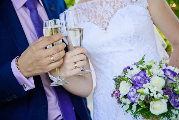 Wedding glasses — Stock Photo, Image