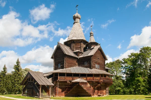 Большая деревянная церковь — стоковое фото