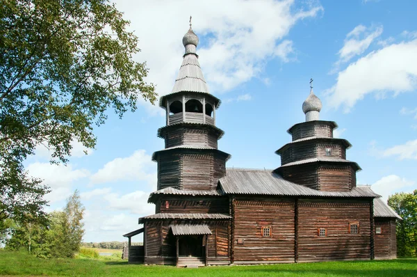 Gamla träkyrka — Stockfoto