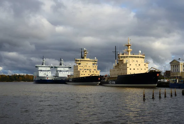 Finnische Eisbrecher Urho Und Voima Herbst Der Seebrücke Helsinki Finnland — Stockfoto