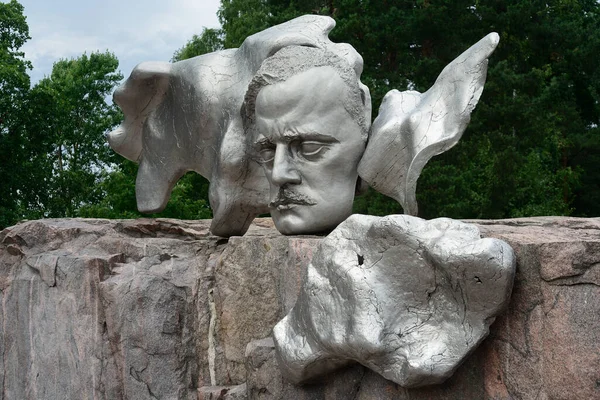 西贝柳斯纪念碑 Sibelius Monument 是芬兰艺术家Eila Hiltunen的雕塑 名为Passio Musicae 于1967年9月7日揭幕 该纪念碑位于西贝柳斯公园 — 图库照片