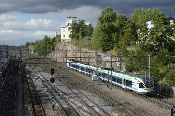 Helsinki, Finland, 15 augustus 2014: Railway kruising bij de c — Stockfoto