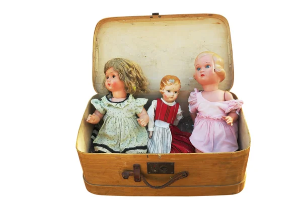 Trois poupées vintage dans une vieille valise — Photo