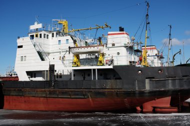 Kış Limanda gemiler 