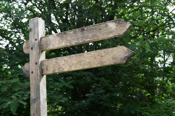 Oude leeg houten dubbele aanwijzer — Stockfoto