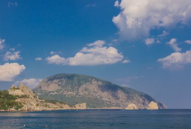Gurzuf ilçesi ve Ayu Dag dağ. Crimea.