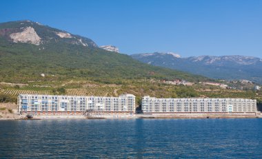 Deniz kenarı yeni binaların inşası