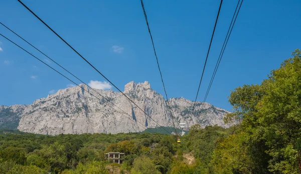 The cable car in Crimea Ai-Petri — Stock Photo, Image