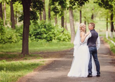 mutlu gelin ve damat