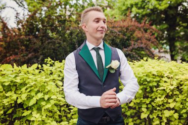 yakışıklı genç damat