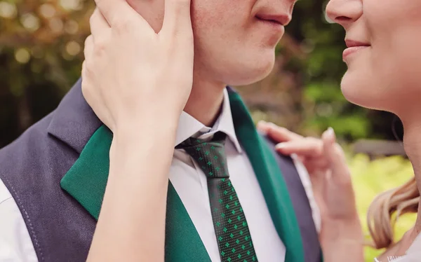 Gelukkige bruid en bruidegom — Stockfoto