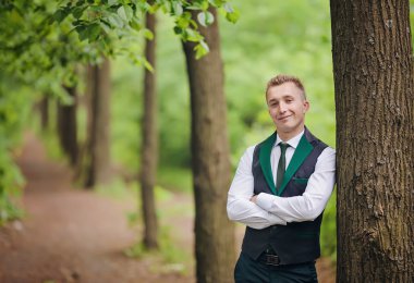 yakışıklı genç damat