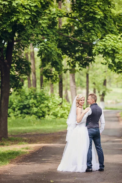 mutlu gelin ve damat