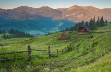 dağlarda yaz peyzaj