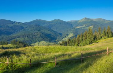 Dağlarda muhteşem bir gün batımı..