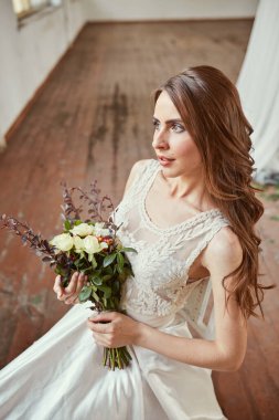 Gelinin güzel bir portresi. Yakın plan..