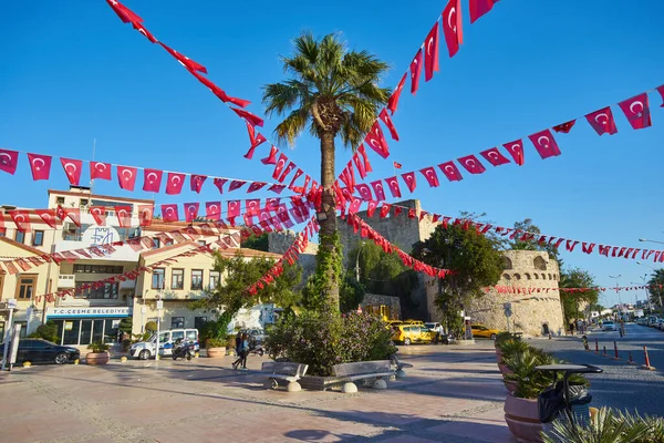 CESME - 24 Nisan: Cesme Meydanı ve Cesme Şatosu, 24 Nisan 2018 