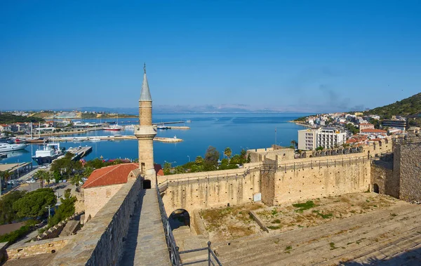 Κάστρο Τσεσμέ Στο Μεσογειακό Λιμάνι Τσεσμέ Τουρκία — Φωτογραφία Αρχείου