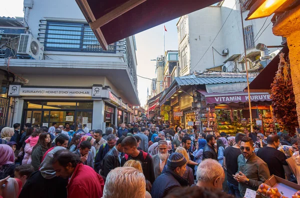 Istanbul Turchia Aprile Persone Non Identificate Visitano Grand Bazaar Uno — Foto Stock