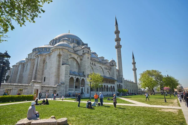 Istanbul Turkey April 2018 Courtyard Suleymaniye Mosque Suleymaniye Mosque Largest — Stock Photo, Image