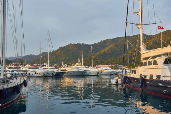 Maris Turkey 2018年4月28日 トルコのMarmaris市の海辺の遊歩道 — ストック写真