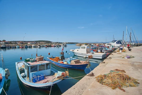 Cesme Turkey Kwiecień 2018 Jachty Budynki Marina Tle Cesme Turcja — Zdjęcie stockowe