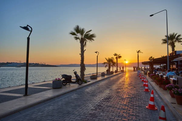 Cesme Turkey Kwiecień 2018 Nocny Widok Przystań Cesme Turcja — Zdjęcie stockowe