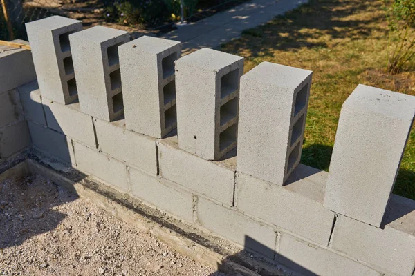 Worker Builds Cinder Block Wall New Home — Stock Photo, Image