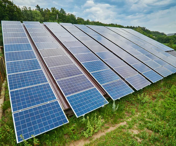 Painel Solar Produz Energia Verde Ambientalmente Amigável Sol — Fotografia de Stock