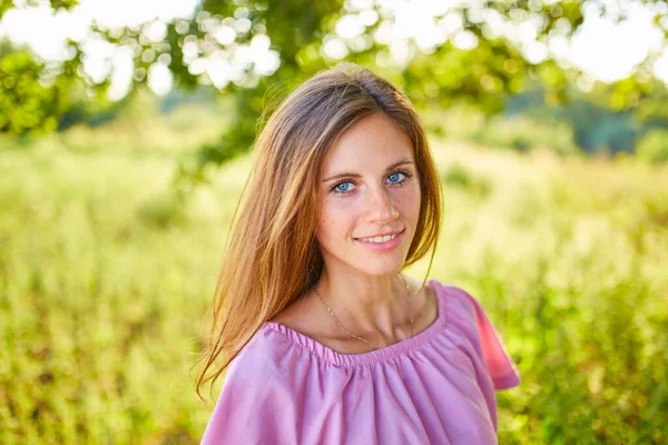 Beautiful Woman Pink Dress Standing Outdoors — Stock Photo, Image