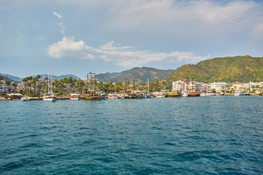 Türkiye 'deki Marmaris plajına bak