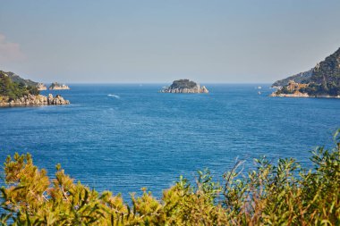 Akdeniz yakınlarındaki Marmaris Türkiye tatil beldesinin muhteşem manzarası. Yaz tatili.