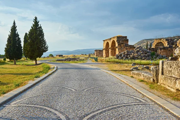 Les Ruines Ancienne Ville Hierapolis Sur Colline Pamukkale Turquie Couleurs — Photo