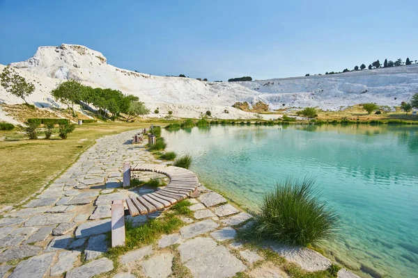 トルコのパムッカレにある小さな湖 — ストック写真