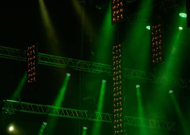 Geceleri soyut yeşil gösteri ışığı