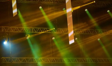 Geceleri soyut yeşil gösteri ışığı