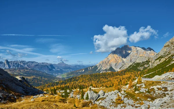 Herbstmorgen Alpine Dolomiten Berglandschaft Ruhige Aussicht Auf Den Valparola Pfad — Stockfoto