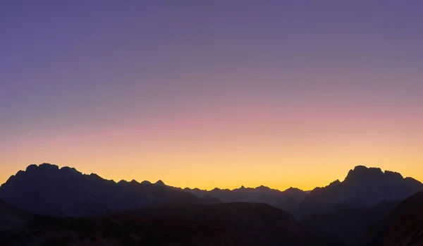 Tre Cime Lavaredo Scena Del Tramonto Illuminata Luce Rossa Dolomiti — Foto Stock