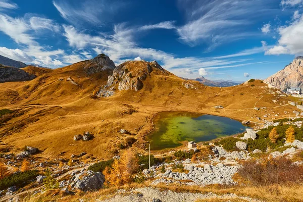Bedeckter Morgen Herbst Alpine Dolomiten Berglandschaft Ruhiger Valparola Pfad Und — Stockfoto