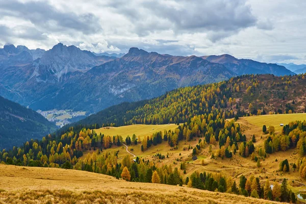 Piękne Włoskie Dolomity Jesienny Dzień — Zdjęcie stockowe