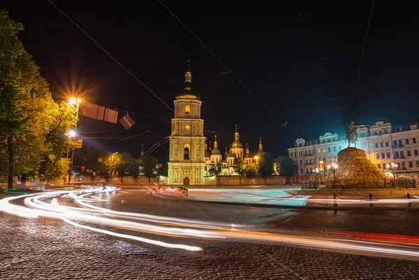 Monasterio de San Miguel en Kiev por la noche —  Fotos de Stock