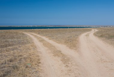 Deniz yanındaki alanı üzerinden yol. 