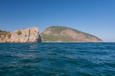Gurzuf ilçesi ve Ayu Dag dağ. Crimea.