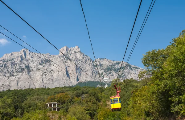 The cable car in Crimea Ai-Petri — Stock Photo, Image