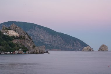 Gurzuf ilçesi ve Ayu Dag dağ. Crimea.