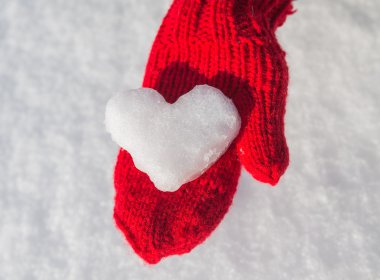 kalp şeklinde kar tanesi