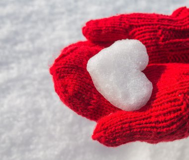 kalp şeklinde kar tanesi