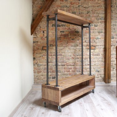 çatı katı iç modern ahşap raf